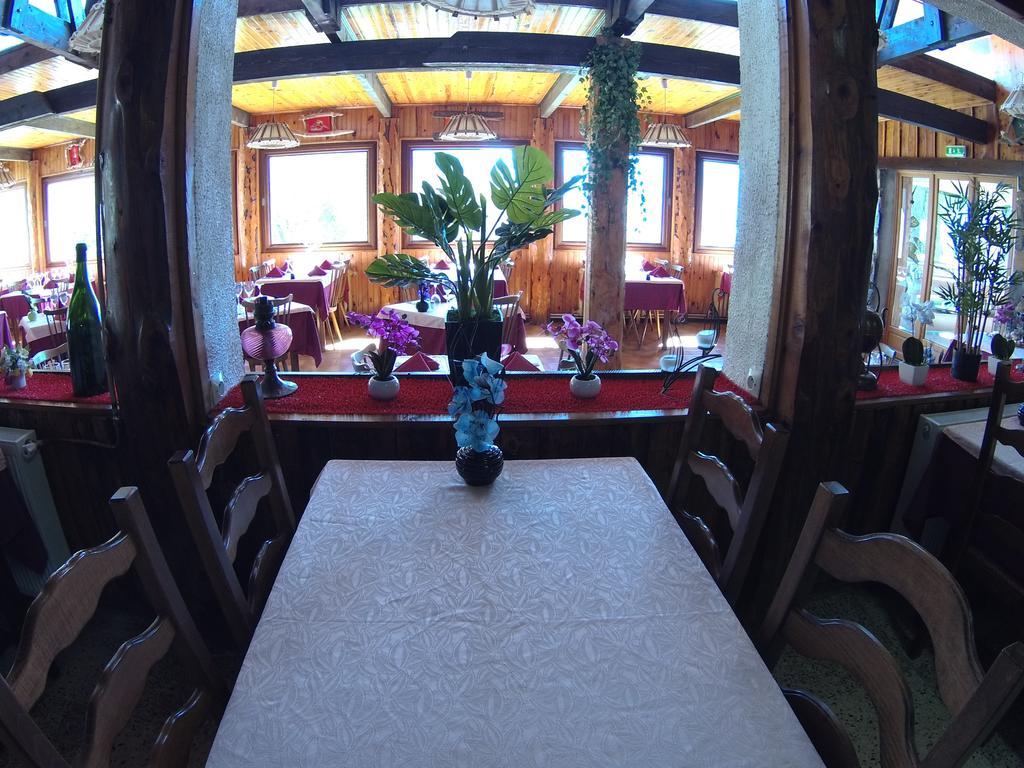 Boustigue Hotel Corps Esterno foto